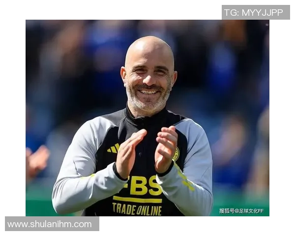 球星搞笑足球集锦大放送 笑料不断失误频频 技巧与尴尬并存的精彩时刻